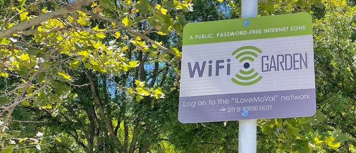 sign announcing public wifi zone 